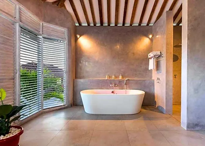 Grand Dineshcara 5 Bedroom Private Pool Zn56 * Kuta Selatan